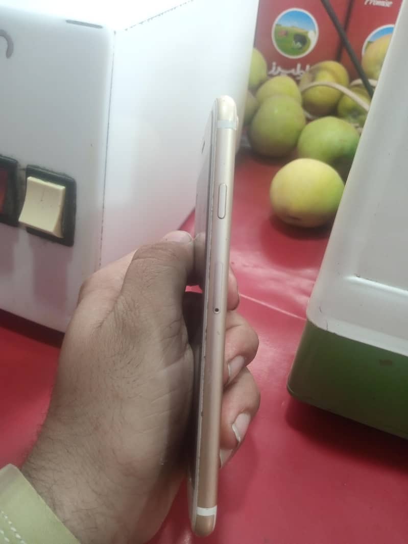 Apple iPhone 7 1