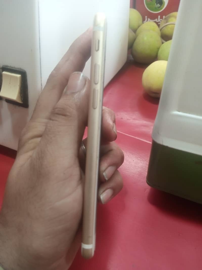 Apple iPhone 7 2