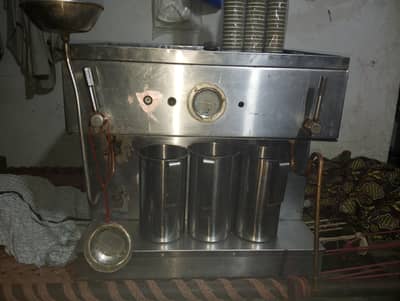 urgent sale condition 10by10