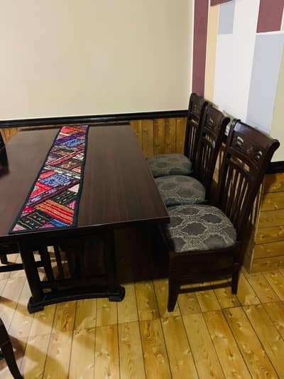 solid wood dinning table with 6 cahirs set