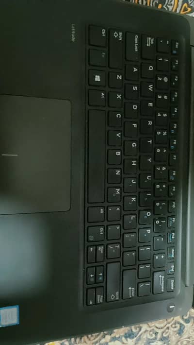 Laptop dell latitude 3380 core i5 7th gen