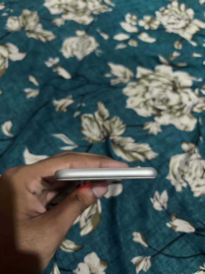 Apple iPhone 6S 6