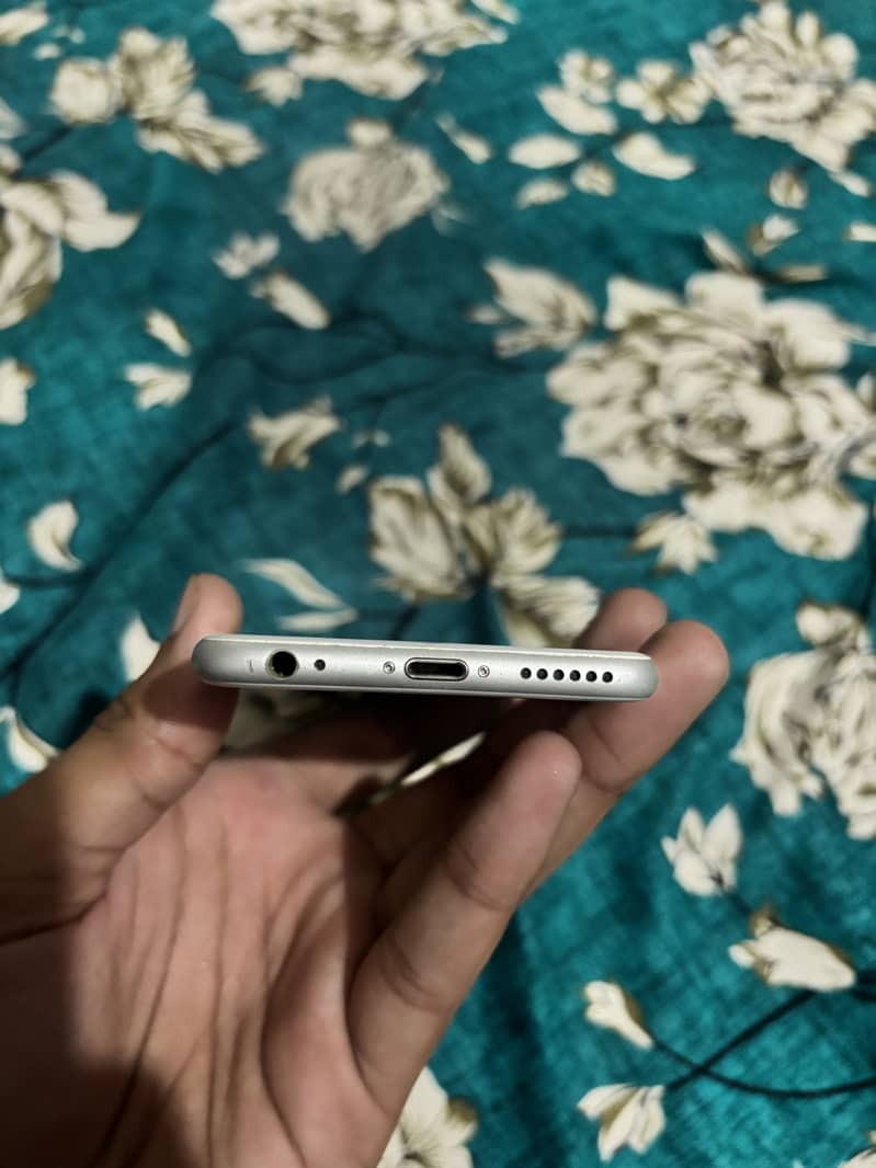 Apple iPhone 6S 5