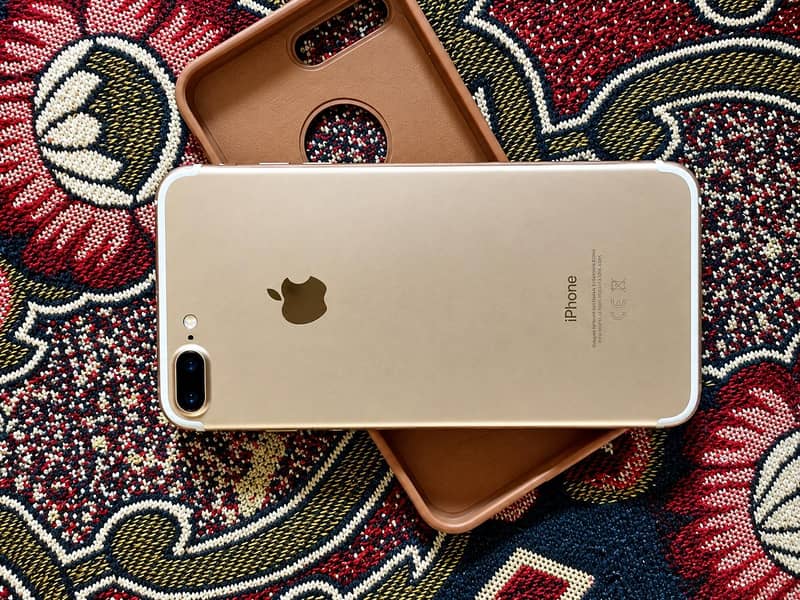 Apple iPhone 7 Plus 2