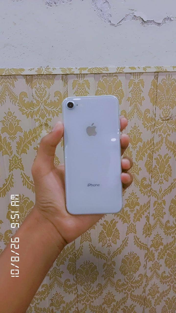 Apple iPhone 8 4
