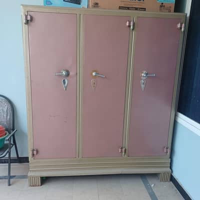 Wardrobe 3 Door for Sale