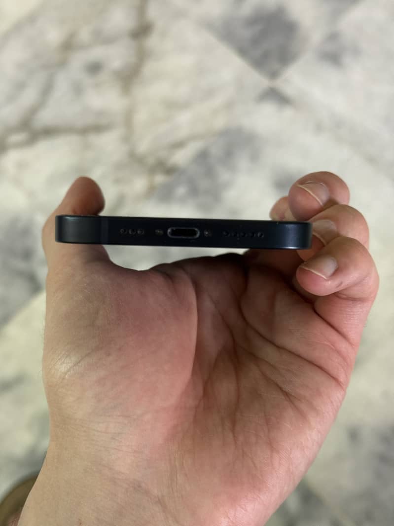 Apple iPhone 13 6