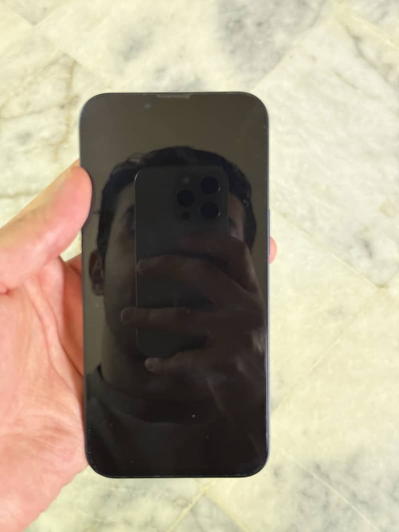 Apple iPhone 13 9