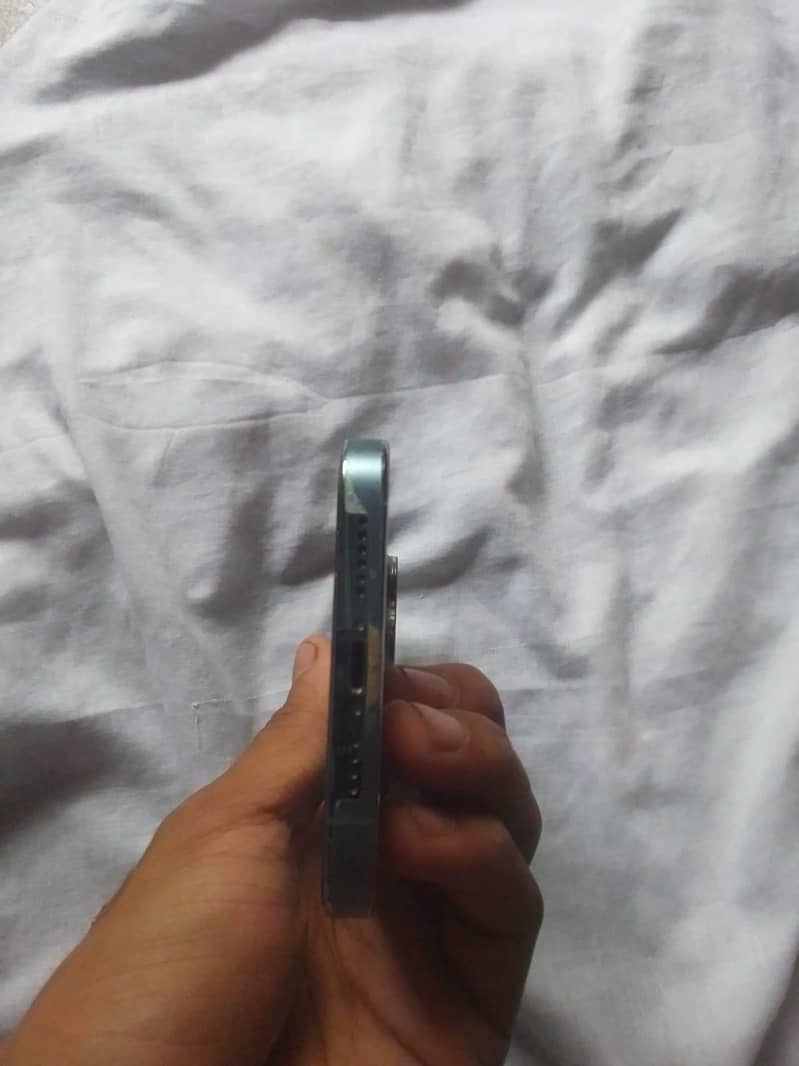Apple iPhone 13 Pro Max 2