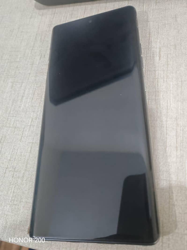 Tecno CAMON 40 Pro 1