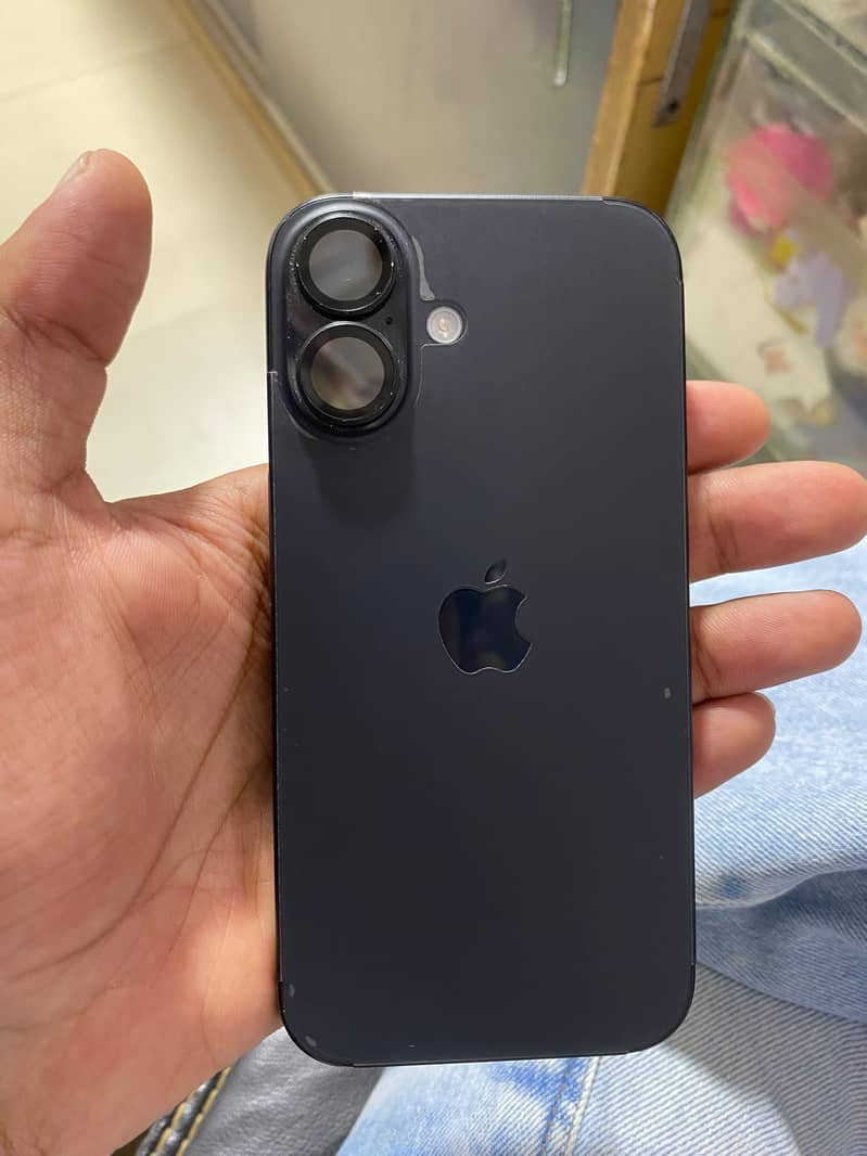 Apple iPhone 16 2