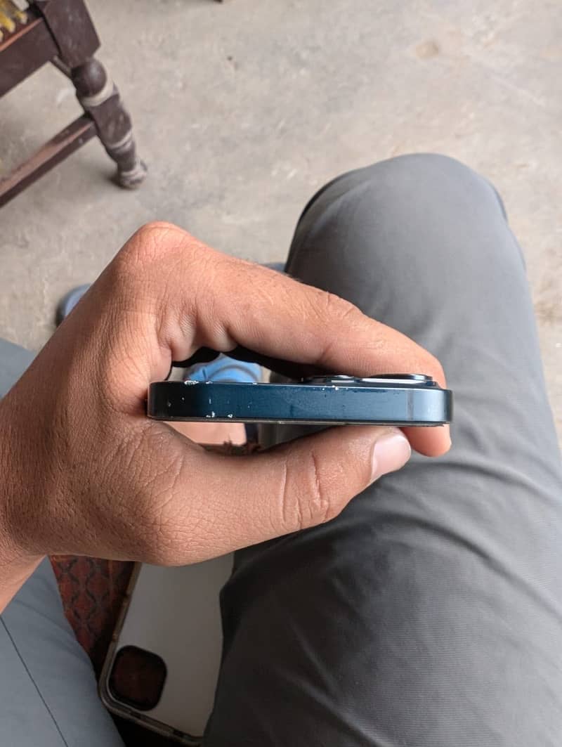 Apple iPhone 14 3