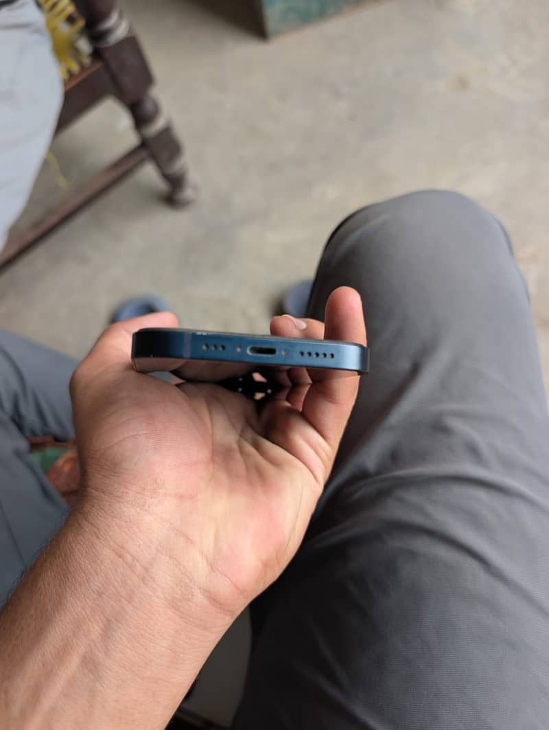 Apple iPhone 14 4