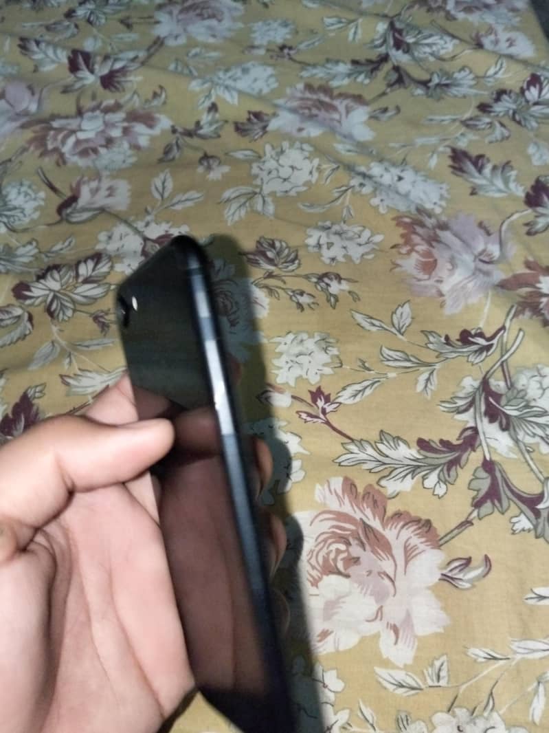 Apple iPhone 7 2