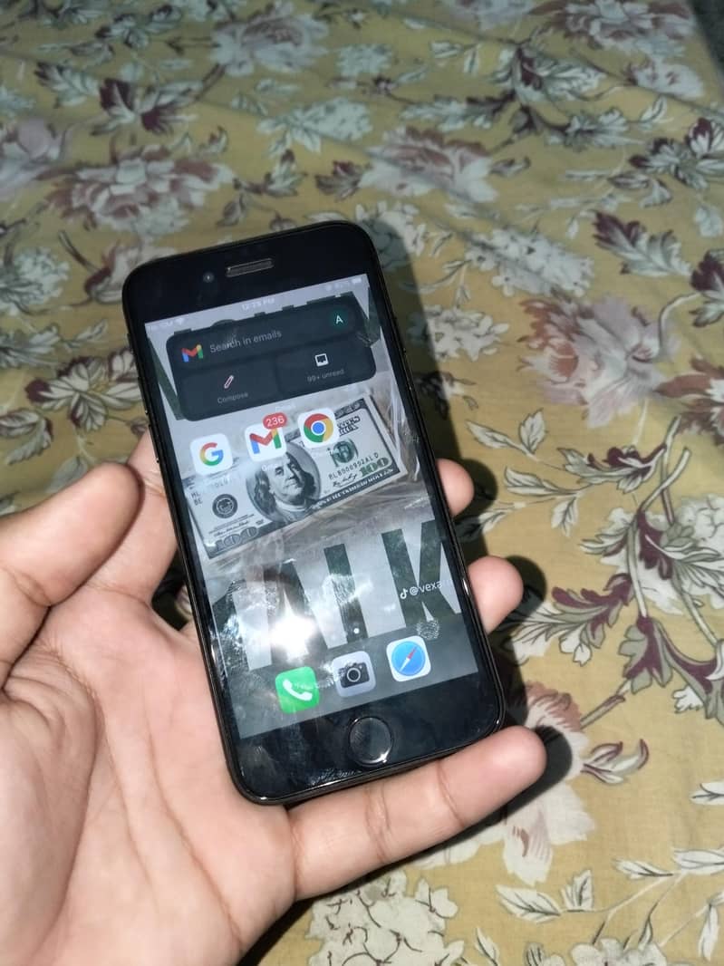 Apple iPhone 7 5