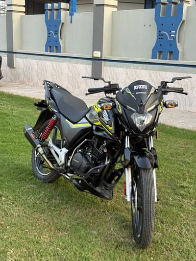 Honda CB150F brand new 10/10 all ok