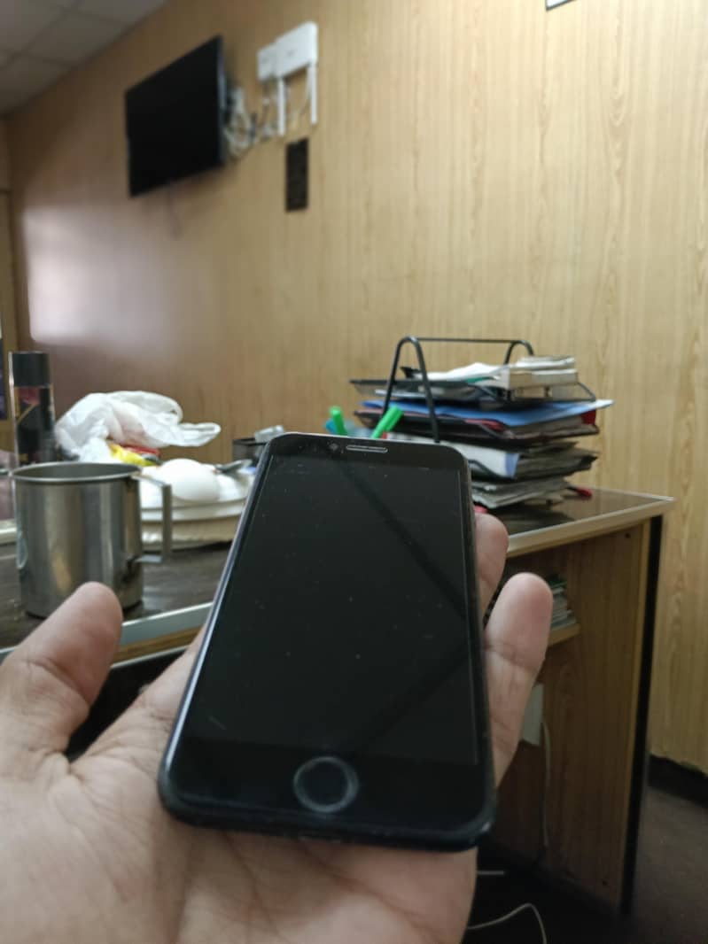 Apple iPhone 7 1
