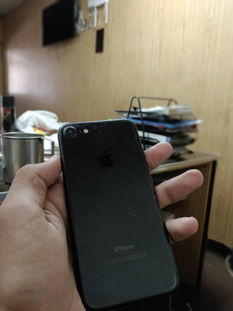 Apple iPhone 7 2