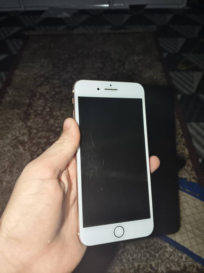 Apple iPhone 8 Plus 1