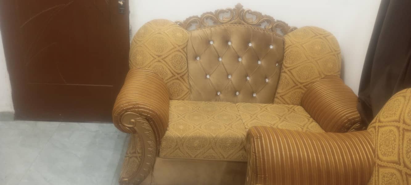 sofa set complete with Sofa covers 2