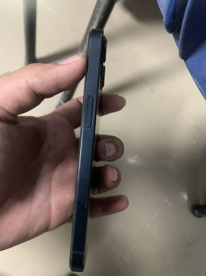 Apple iPhone 13 1
