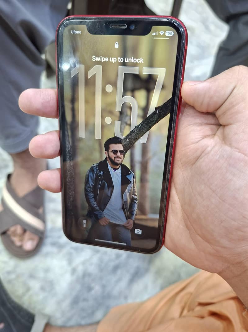 Apple iPhone 11 4