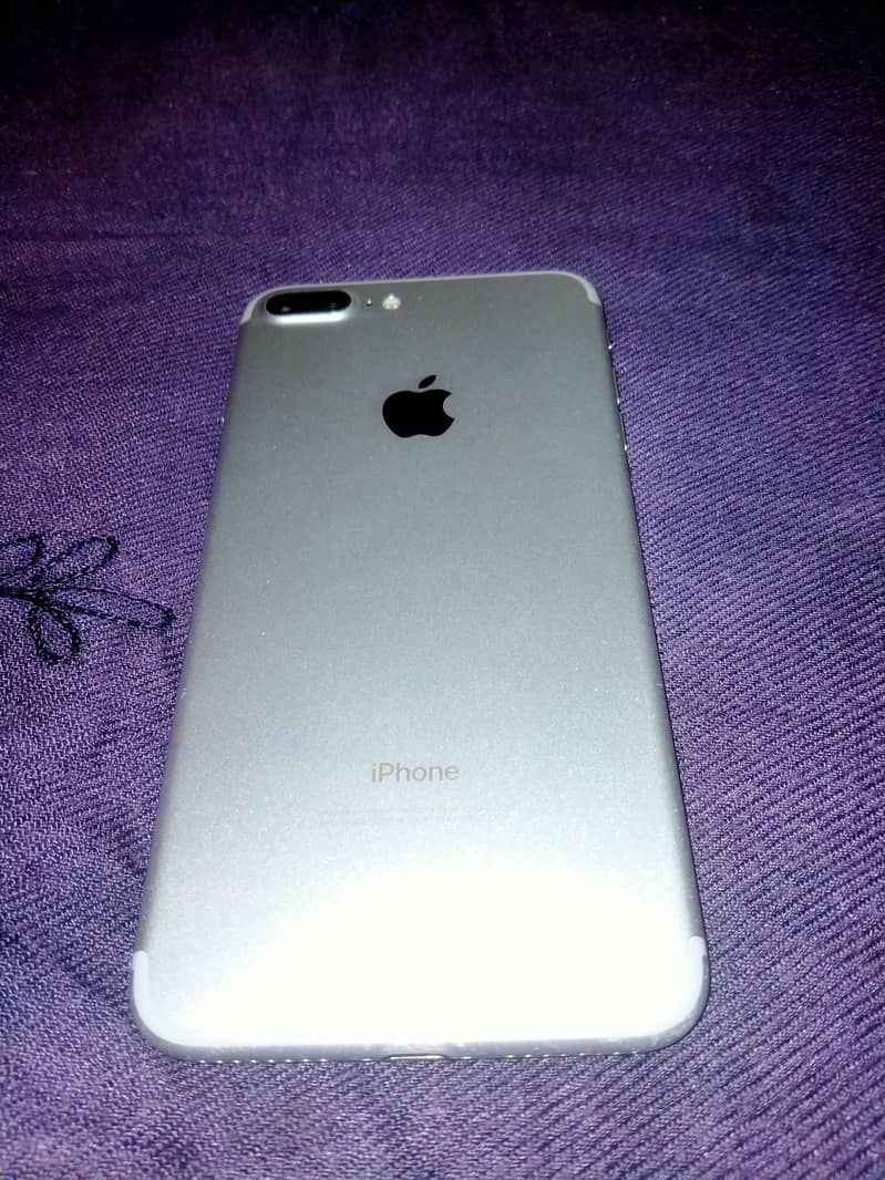 Apple iPhone 7 Plus 2
