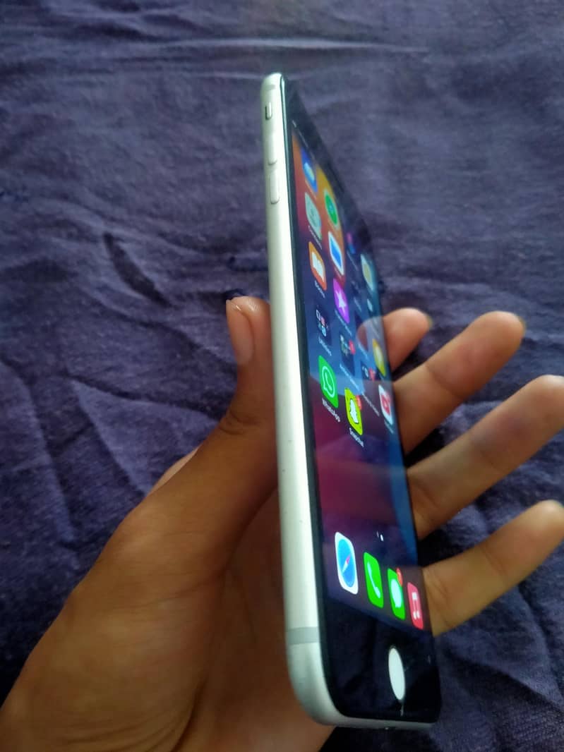 Apple iPhone 7 Plus 4