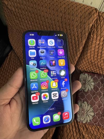 Apple iPhone 13