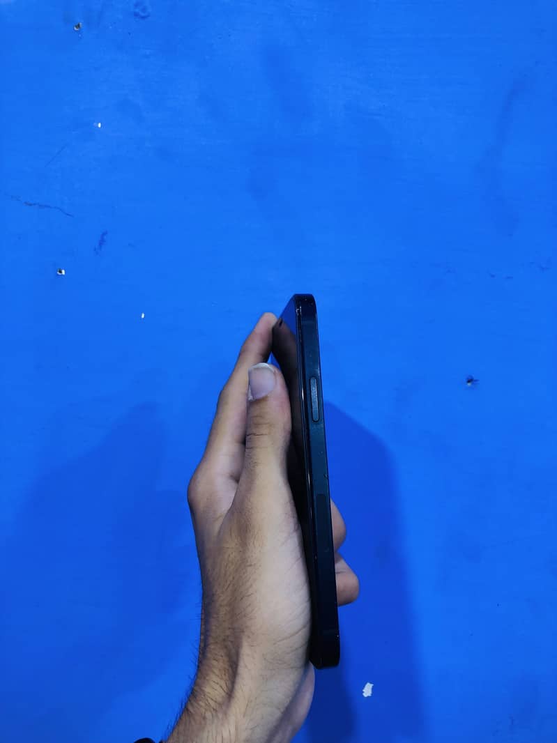 Apple iPhone 12 2