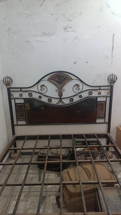 iron bed