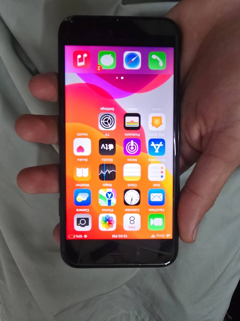 Apple iPhone 7 1