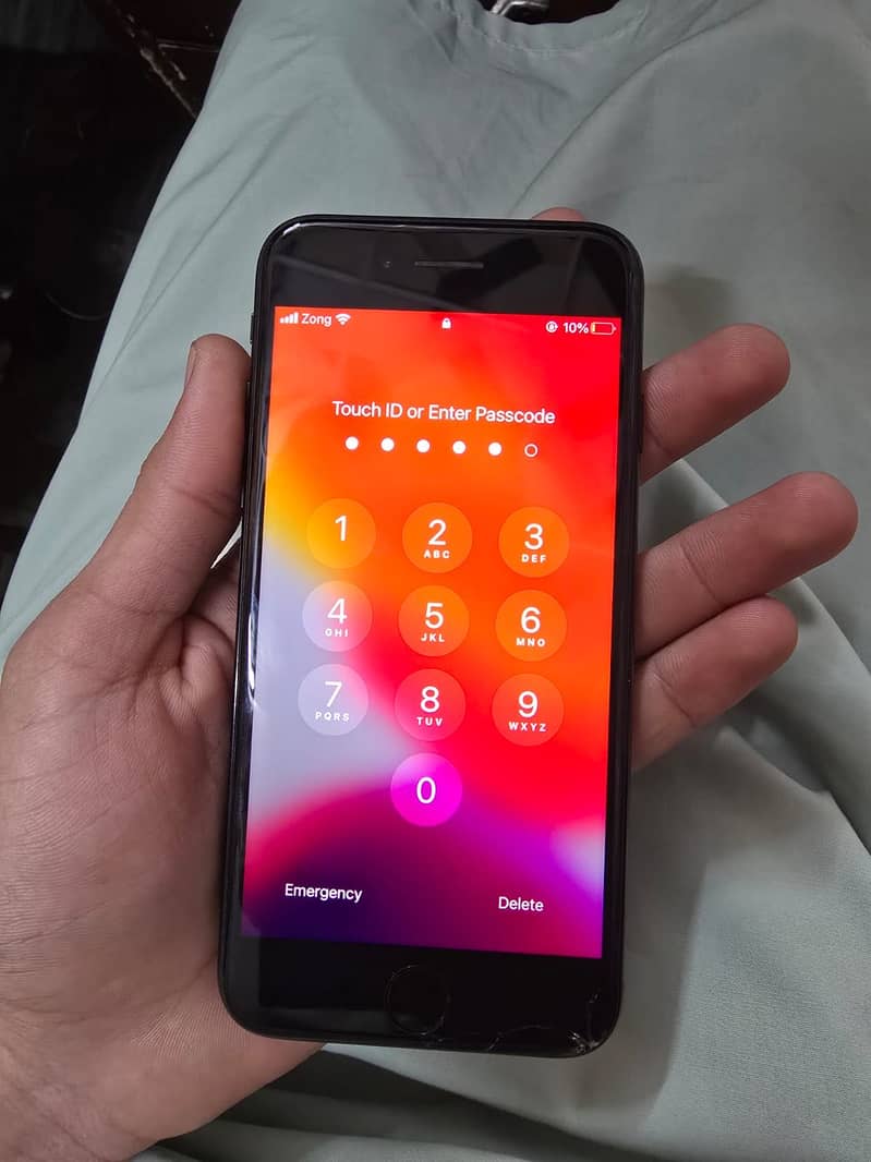 Apple iPhone 7 3