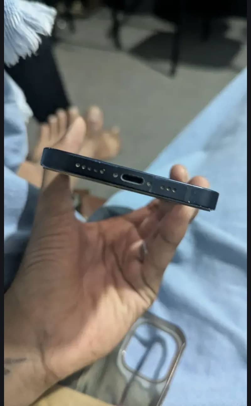 Apple iPhone 12 6