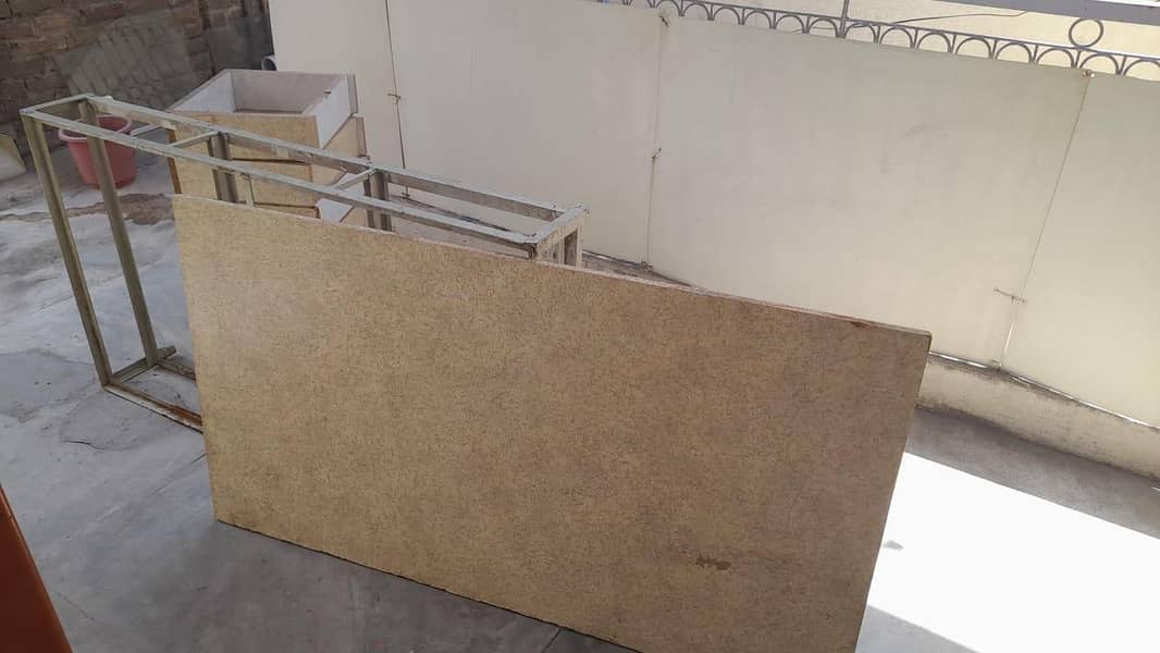 un installable table 1