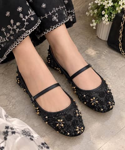 beautiful embroidered ladies comfortable jutti