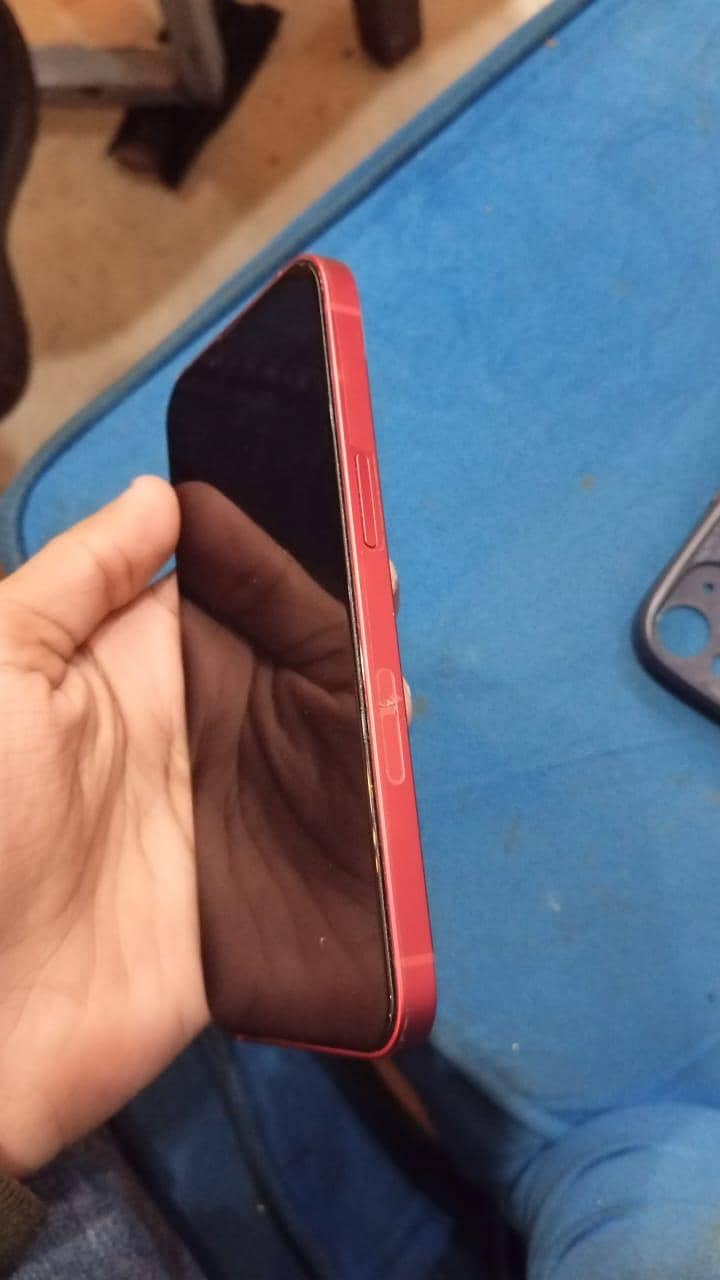 Apple iPhone 13 3