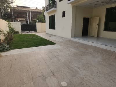Garden Town 1.5 Kanal Corner Main Roud 14 Rooms Marble Tile Flooring 2 Get Big Parking Multinational Company Office Ky Ly Ideol Prime Location Esy Approach