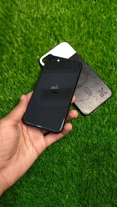 Apple iPhone SE 3 3rd Geneation full original whatsapp 03099403787