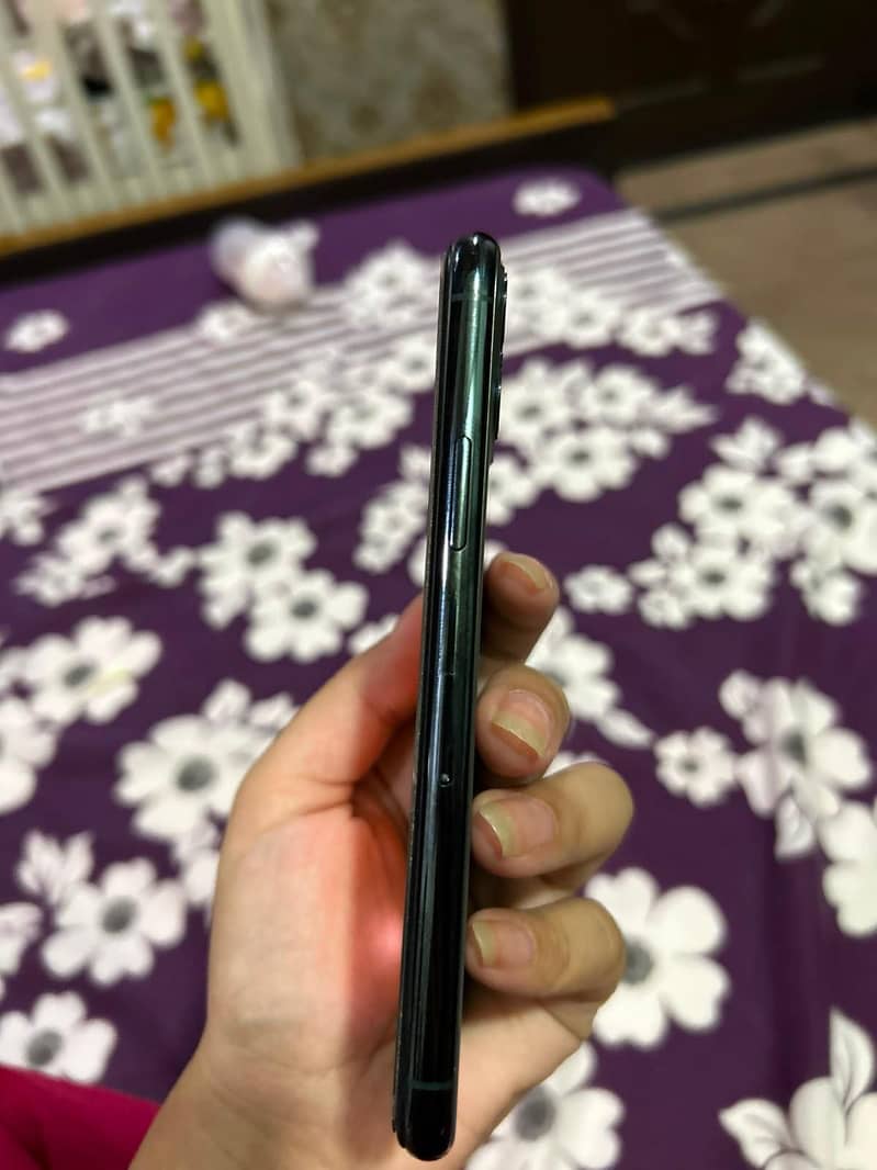 Apple iPhone 11 Pro 3