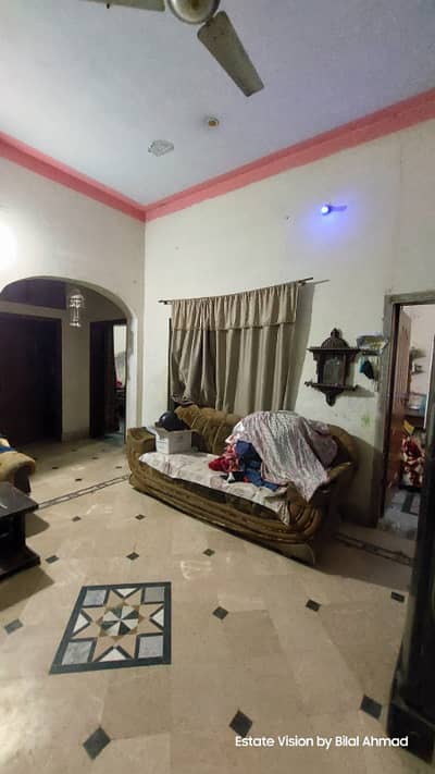 0321 86 10 688 Golden opportunity Investor rate pr Solid construction coner+70 ft wide Double road pr waqia 5.2 marla house available for sale in Al noor Garden 1 Sui gas & 2 electric meter installed