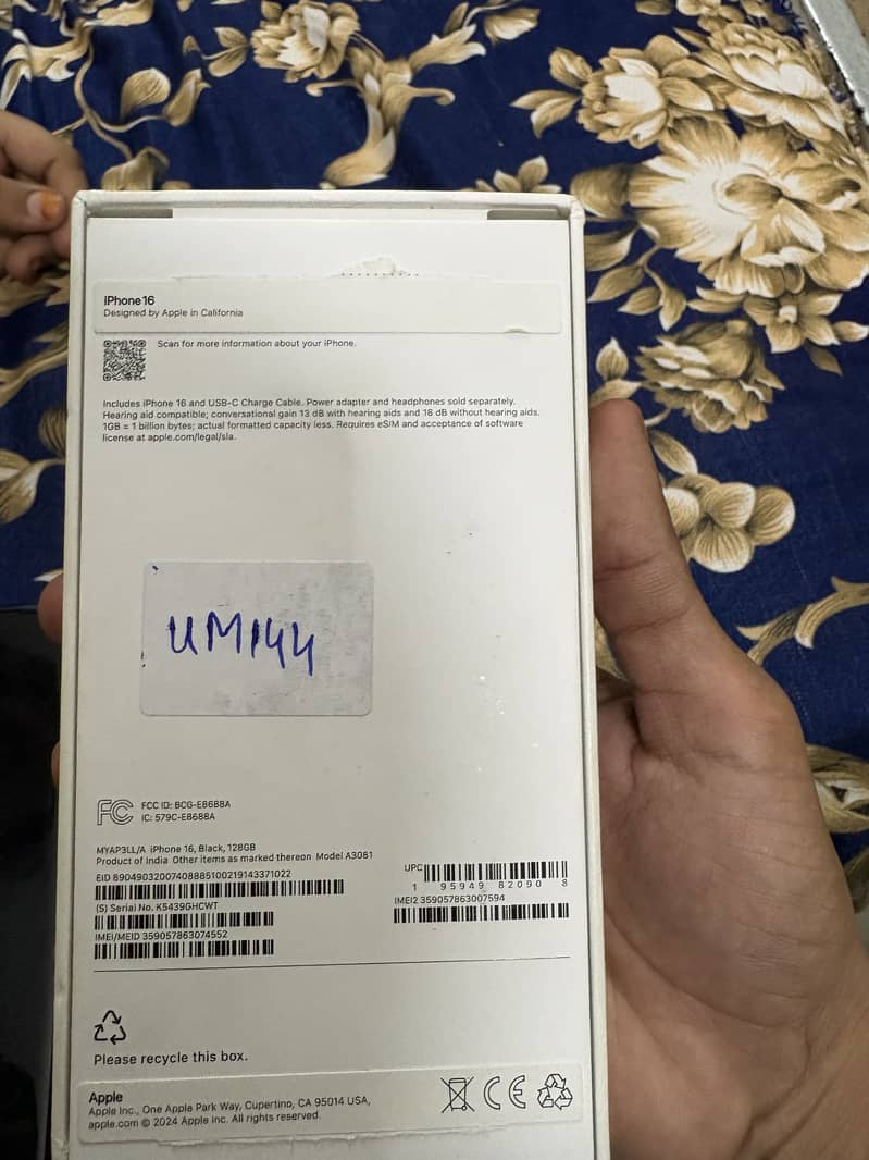 Apple iPhone 16 4
