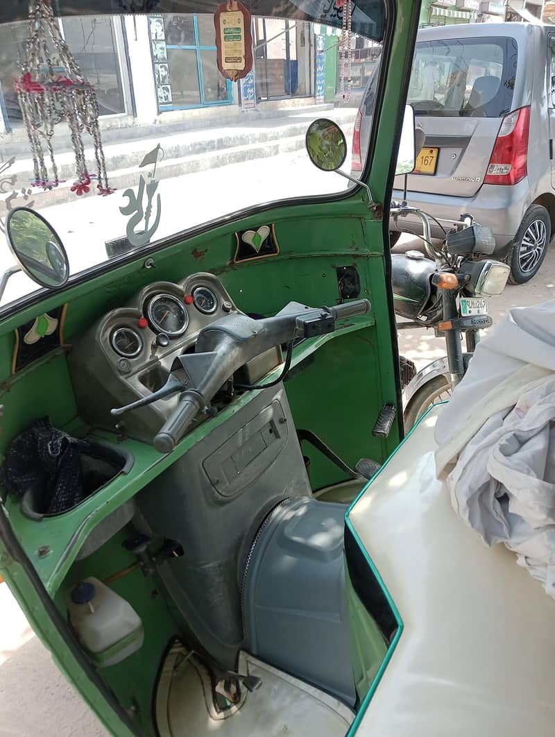 auto rickshaw 1