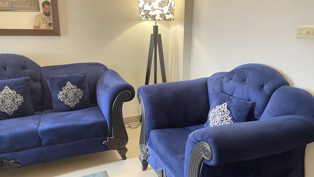 Selling elegant blue sofas 1