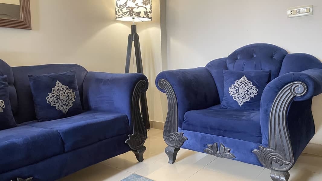 Selling elegant blue sofas 2