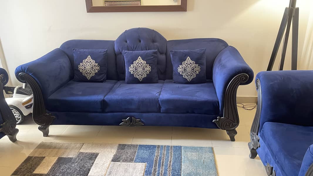 Selling elegant blue sofas 5