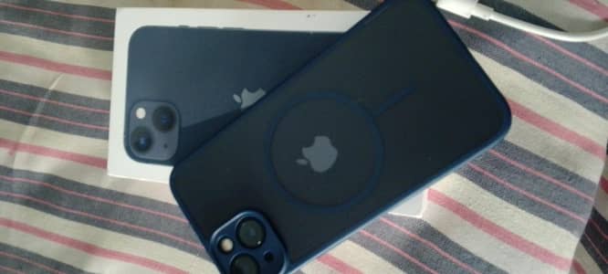 Apple iPhone 13