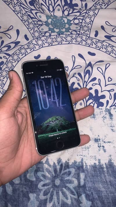 Apple iPhone SE