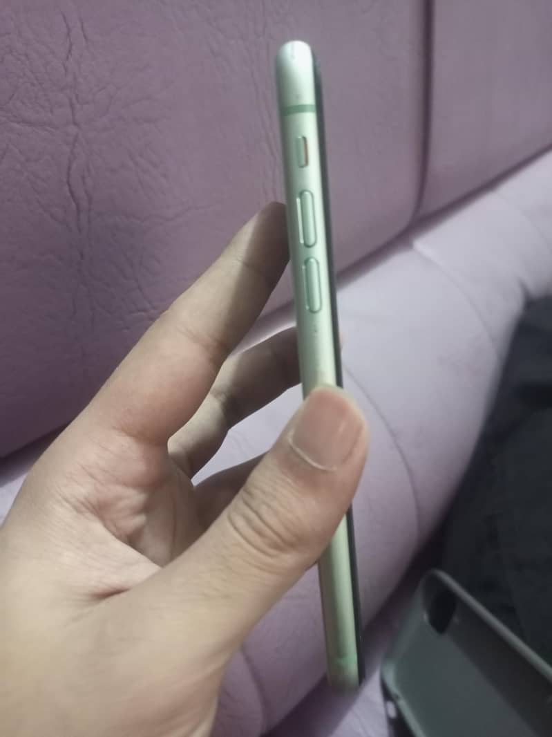 Apple iPhone 11 8