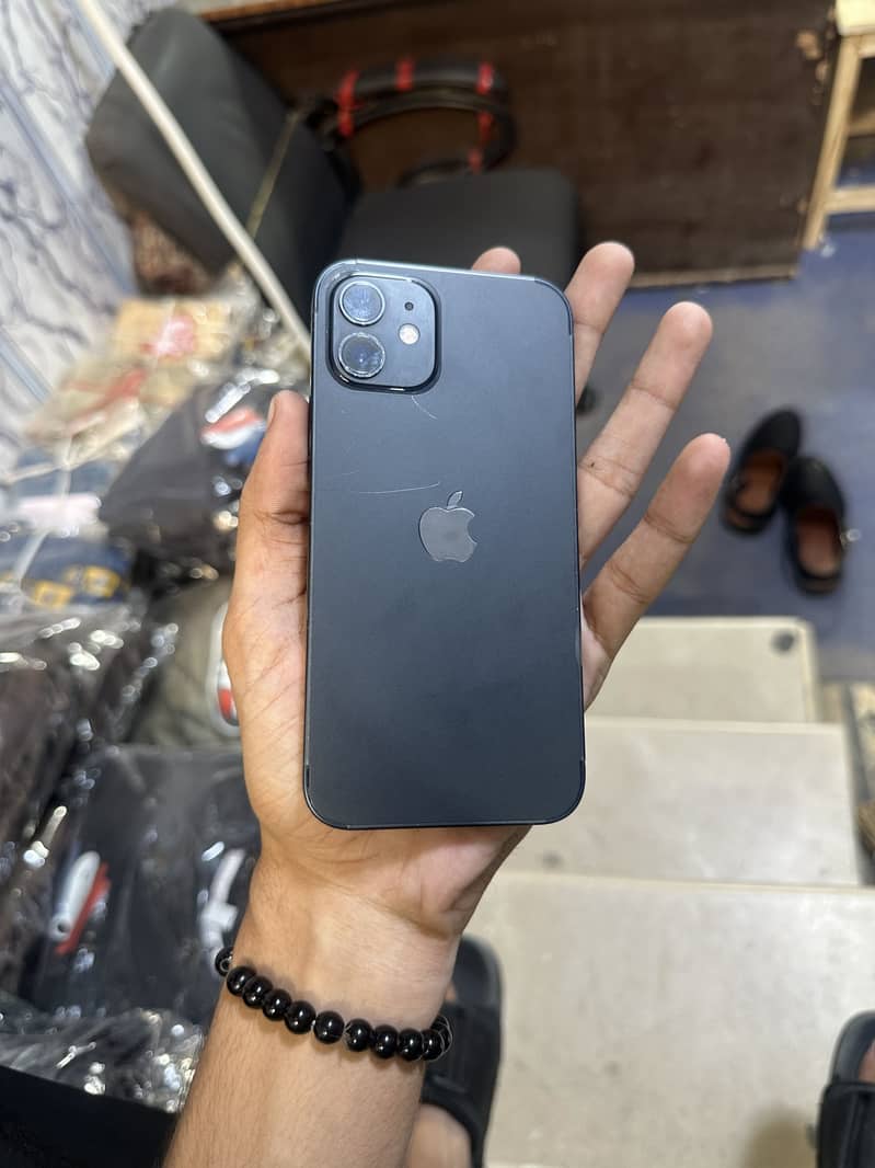 Apple iPhone 12 1